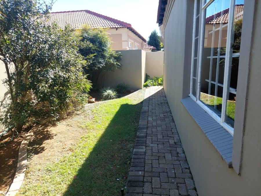 To Let 3 Bedroom Property for Rent in Flamwood North West